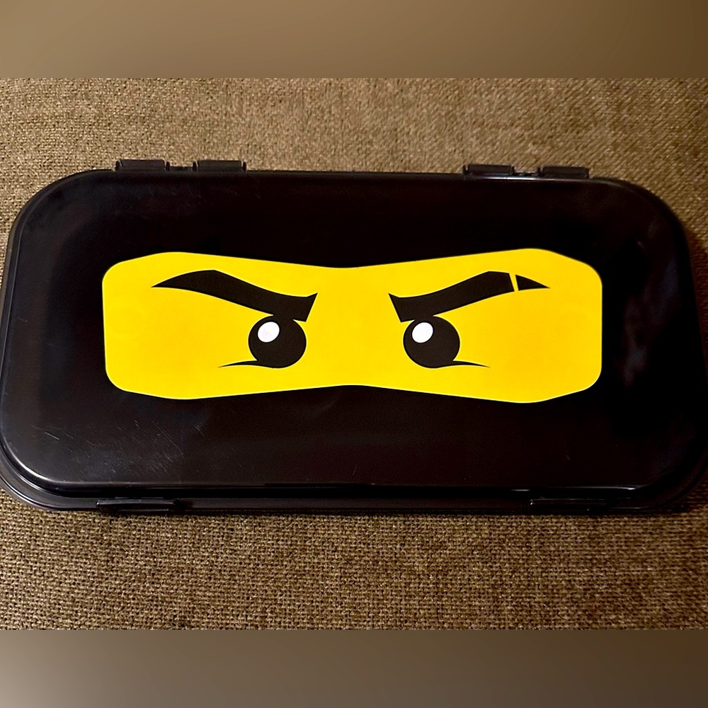 Lego Minifigure Case by Iris Ninjago eyes
